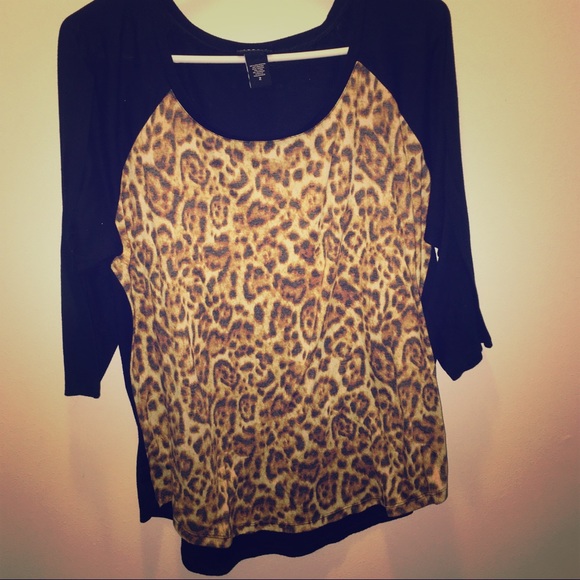 torrid Tops - Cheetah print Top Torrid Gold Tan Black Shirt 3/4